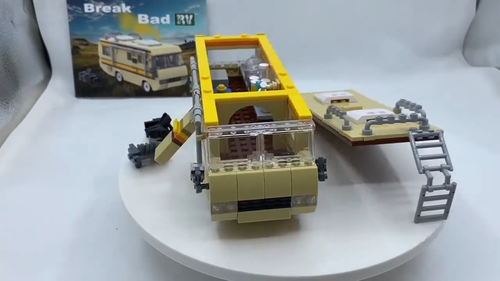 360PCS Breaking Bad RV Building Kit - Creative Camper Van Blocks, DIY Toy Set - 第 1 支影片,共 1 支