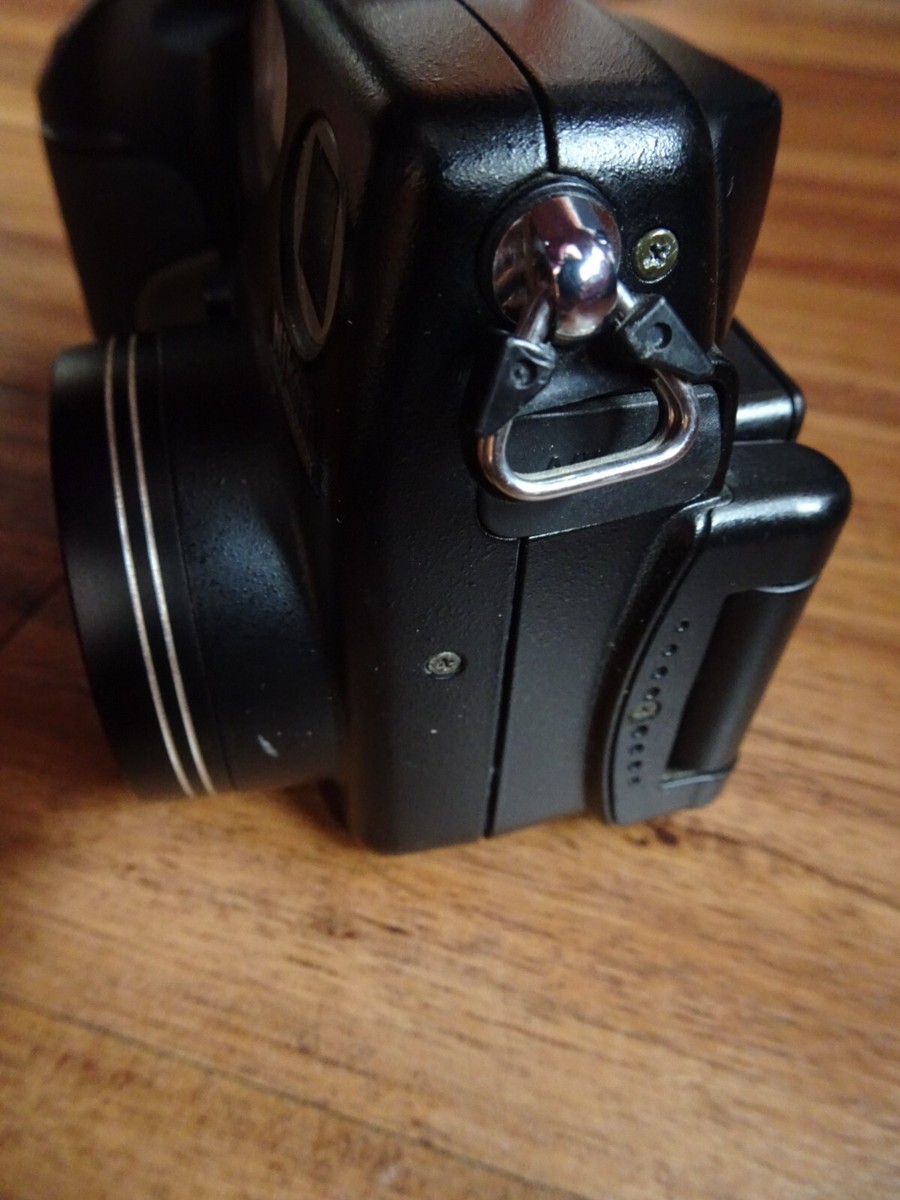 NIKON Coolpix 5000 (E5000) 5MP black Digital Camera only- Cost