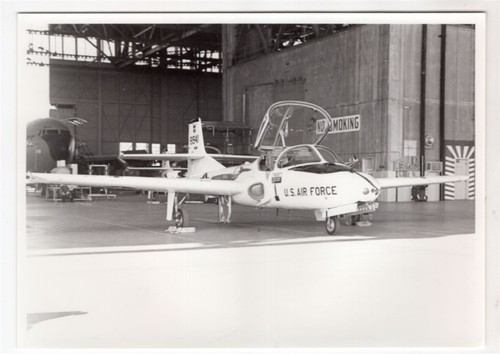 1980 USAF Cessna T-37A 58-1941 of 323rd FTW at Mather AFB Original 5x7 Photo - Picture 1 of 2