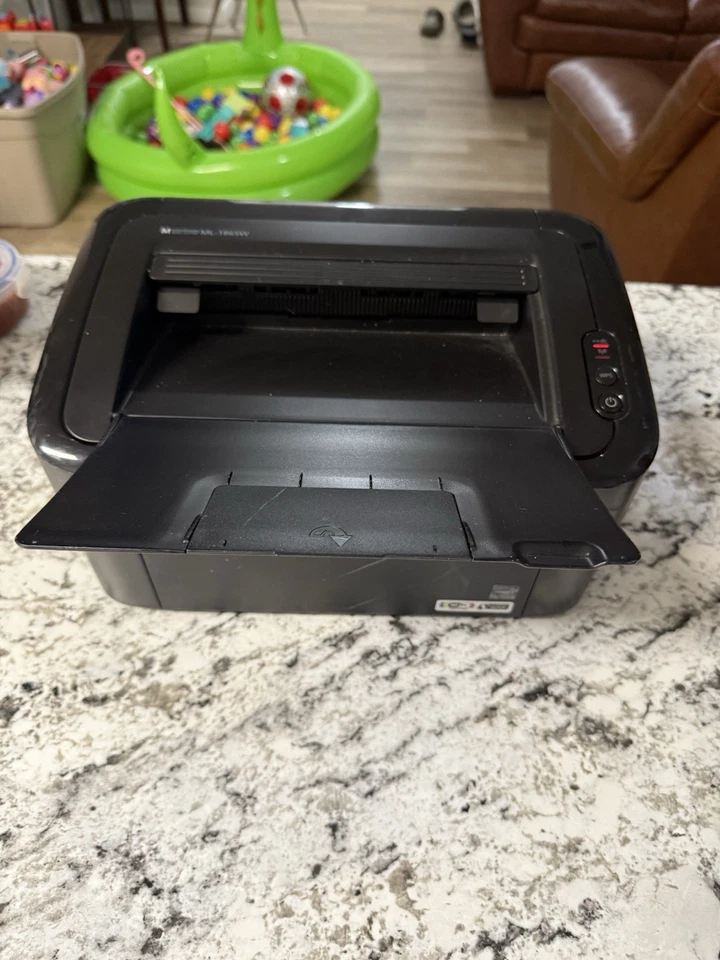 Impresora láser monocromática inalámbrica Samsung ML-1865W necesita tinta Foto 2 de 4