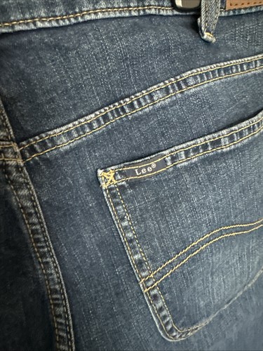 Lee Women's Regular Fit Capri Jeans Blue, Mid-Rise, 3/4 Cropped, Denim, Size 22 - Picture 3 of 11