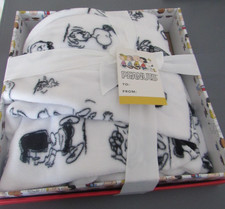 PEANUTS White Black ALL ABOUT SNOOPY Throw Blanket 50x60 127 cm x 152 cm NEW