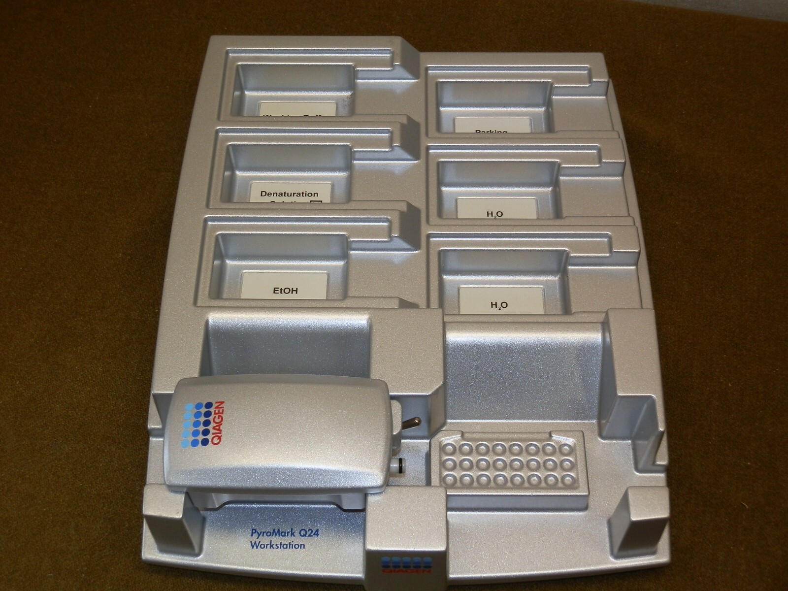 Qiagen PyroMark Q24 Vacuum Workstation 110V With Prep Tool eBay