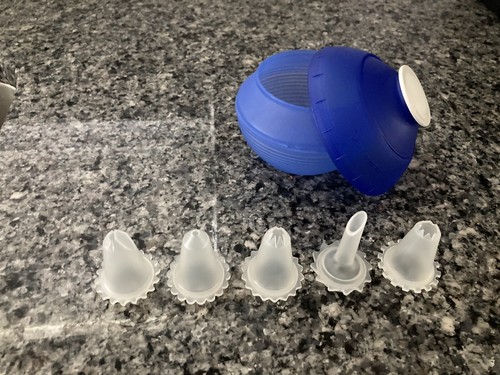 Tupperware 8-piece baking set, Blue & White, New, Rare - Picture 9 of 14
