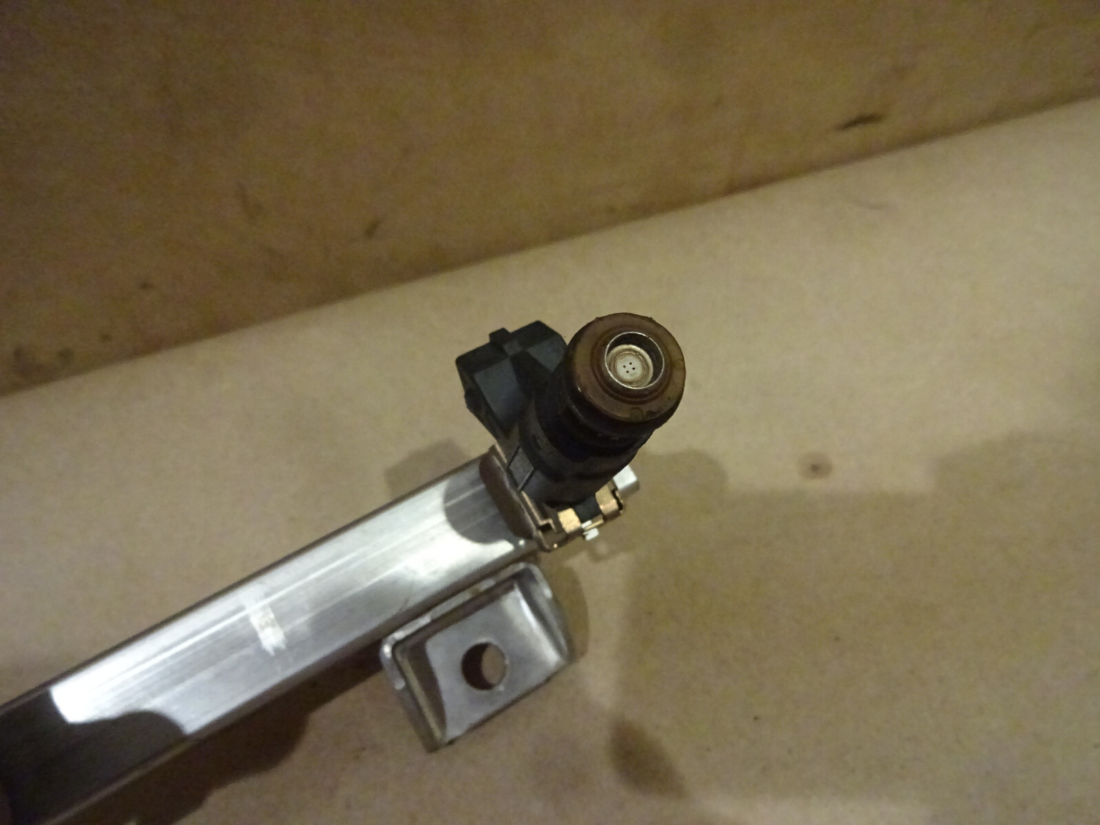 Maserati 4200,Quattroporte -LH Fuel Injector Rail/Tube W/ Injectors - P/N 197845