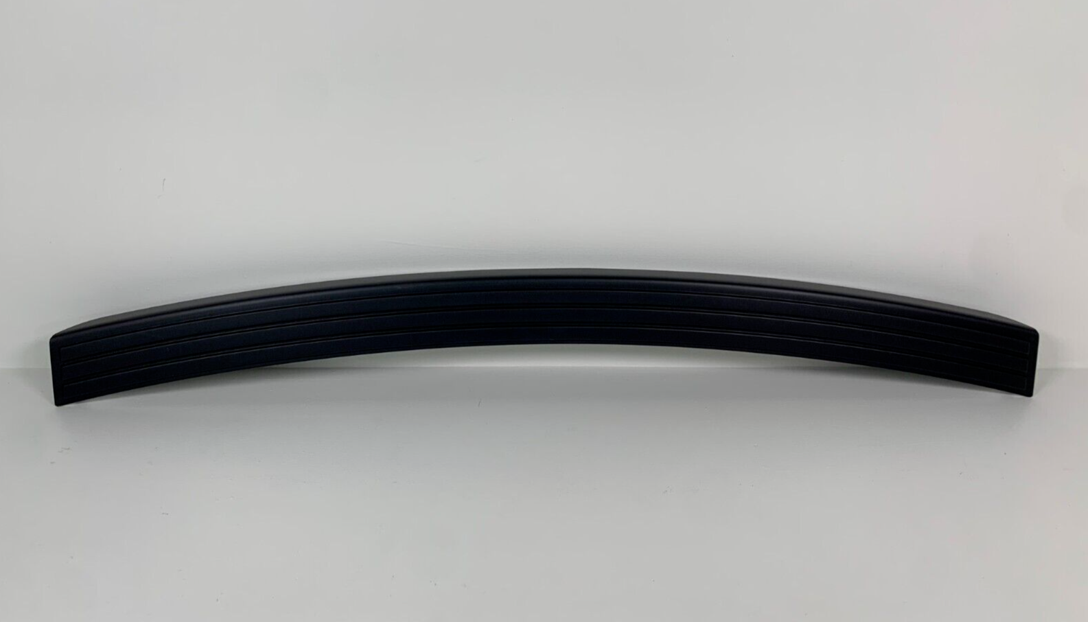 2011-2017 Jeep Compass Patriot OEM Rear Bumper Step Pad 68091515AA Mint Condition