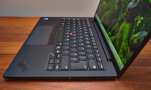 Portátil empresarial Lenovo ThinkPad X1 Carbon Gen 13: Ultra 7 258 V, 32 GB DDR5, 1 TB - Imagen 11 de 22