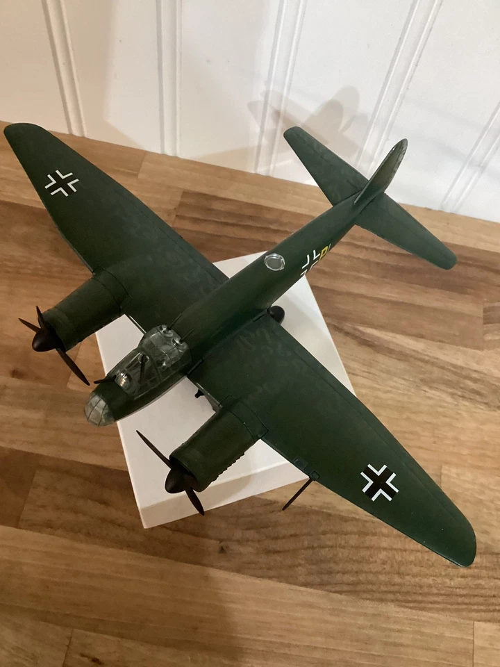 JUNKERS JU 88 Bomber. Die Cast Metal. German WWII. 1:98 scale. - Image 4 of 4