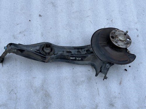 1990-1993 ACURA INTEGRA RIGHT REAR LOWER CONTROL ARM KNUCKLE SPINDLE HUB NON-ABS
