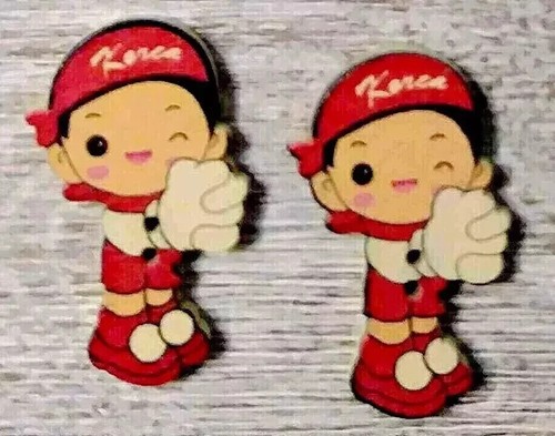 doctor hospital wood sewing buttons 2 holes 1 1/8 inch red 2pc - Picture 2 of 2