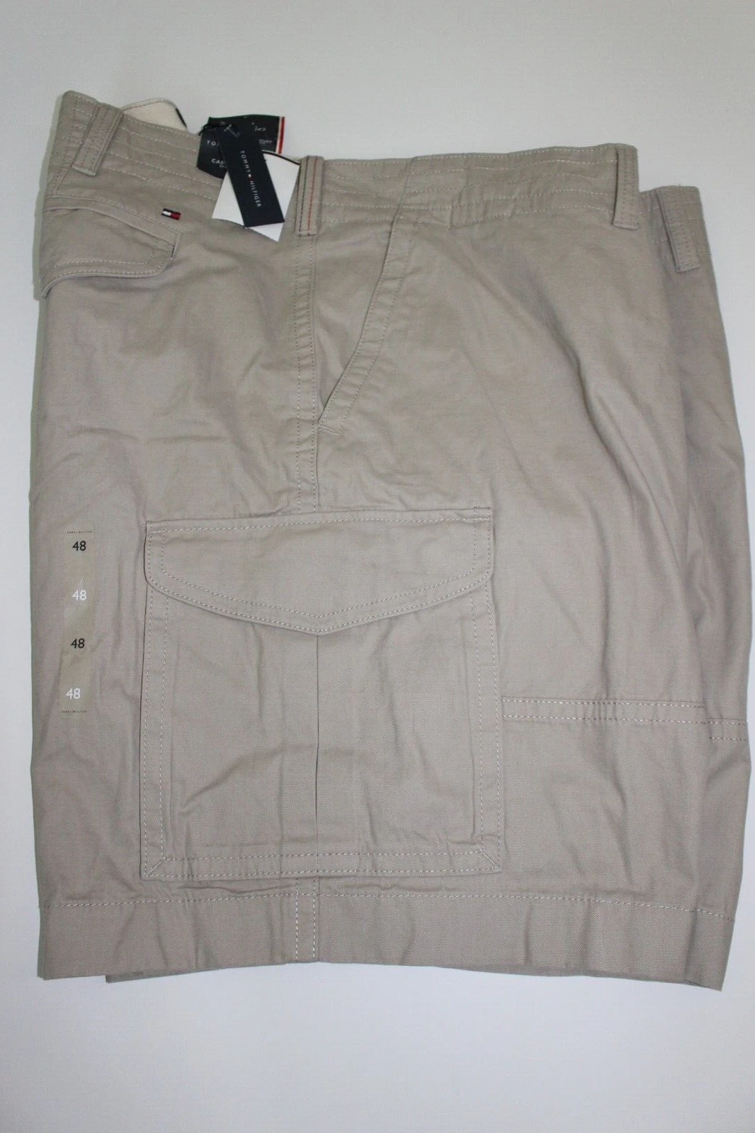TOMMY HILFIGER KHAKI CARGO SHORTS SZ:48 NWT
