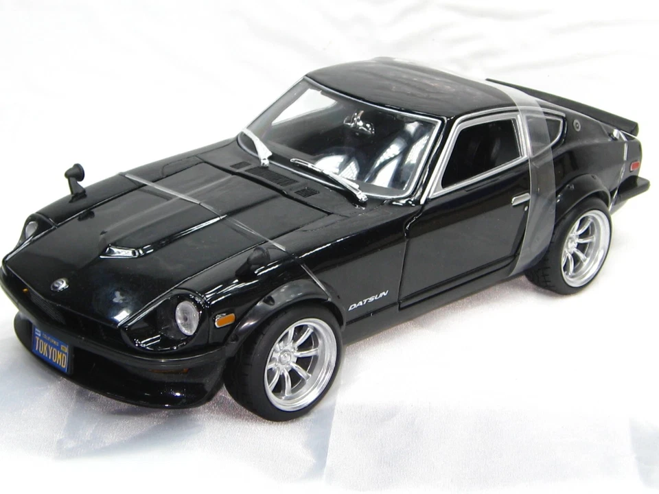 1971 DUTSUN 240Z BLACK  NEW IN BOX 1:18. - Image 4 of 4