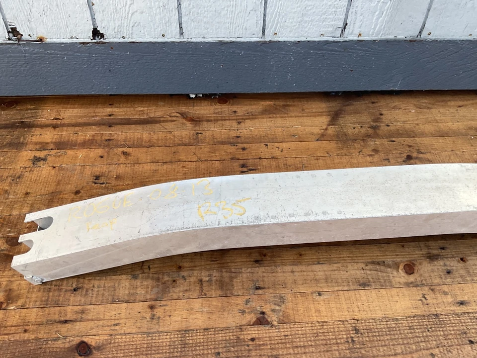 Barra de refuerzo de parachoques trasero Nissan Rogue 2008-2013 Foto 3 de 4