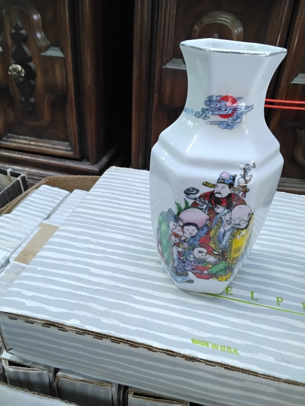 RARE VINTAGE  Famille Rose Porcelain Chinese Vse
