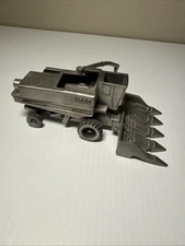 Pewter Case International Combine MODEL 1680 AXIAL-FLOW 1/43 Scale READ