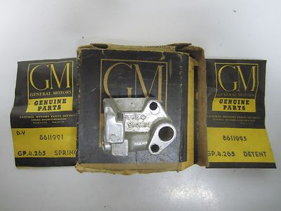 51 Oldsmobile Hydra-Matic Transmission Manual Valve Retainer Package NOS 8614426