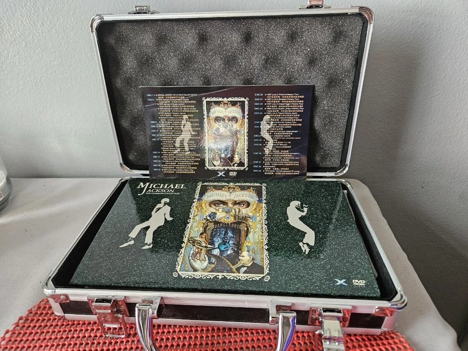 Michael Jackson 29 CD and 4 DVD Ultimate Deluxe Trunk Collection Pre-Owned - Image 4 of 4