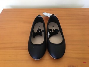 girls black flats