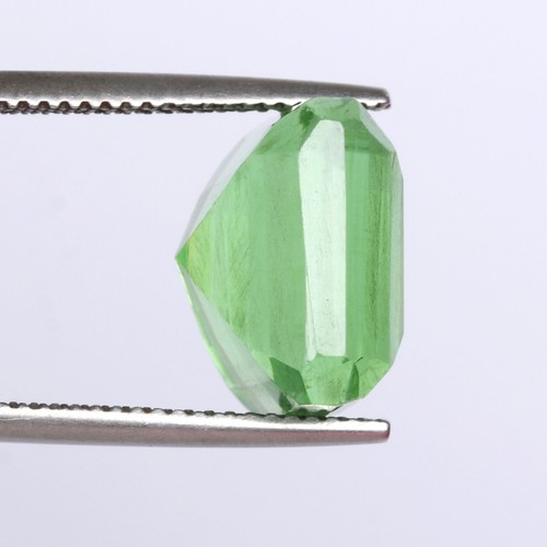 15 Carat Square Cut Parrot Green Color Lab Created Amethyst Gemstone For Pendant - Picture 5 of 7