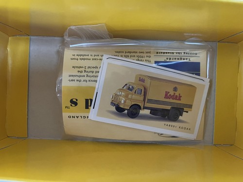 Lledo - Vanguards - Bedford 'S' Type Van VA8001 'KODAK' 1:64 Scale. - Picture 4 of 7