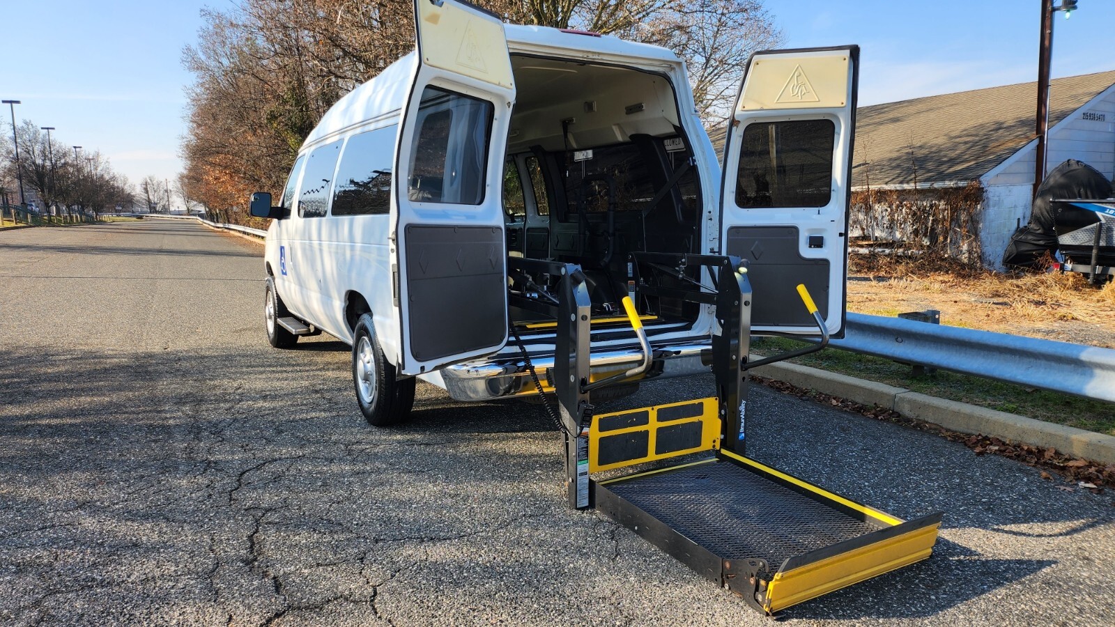 2014 Ford ESeries Van E250 SUPER DUTY HIGH TOP 4.6l WINDOW HANDICAP VAN eBay