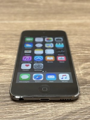 Apple iPod Touch 5th Gen MP3 Player Model A1421 Grey Locked For