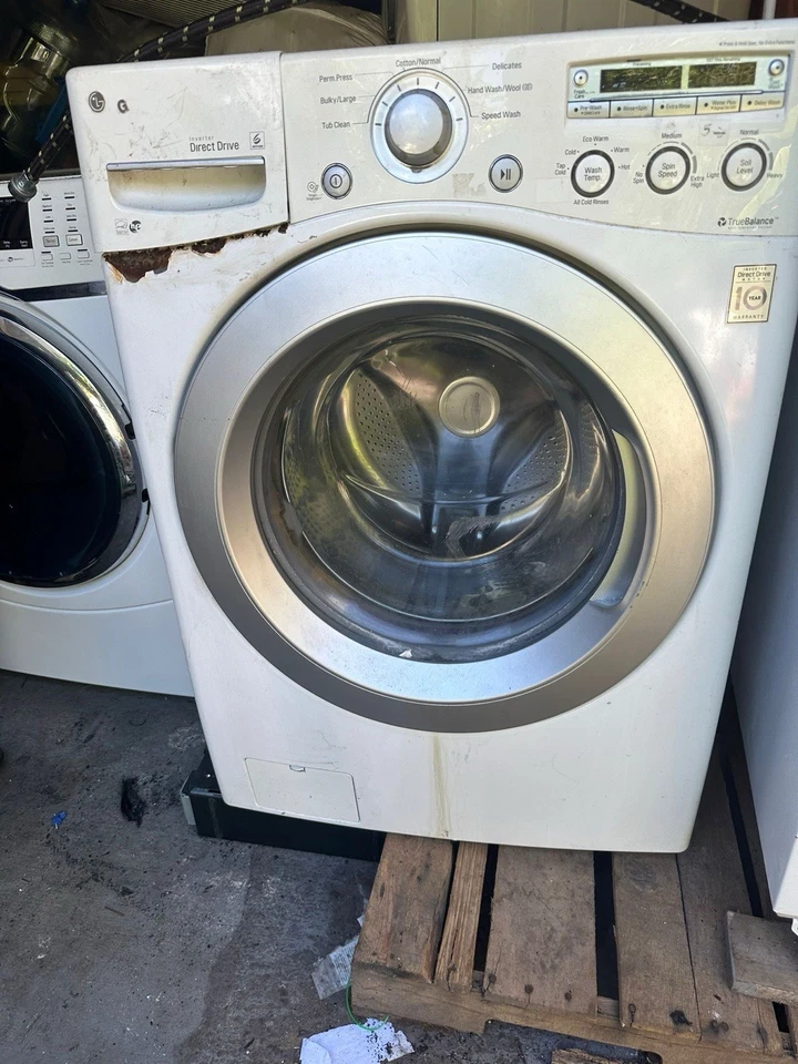 GE Front Load Washing Machine WITH Steam Feature - Image 3 of 4