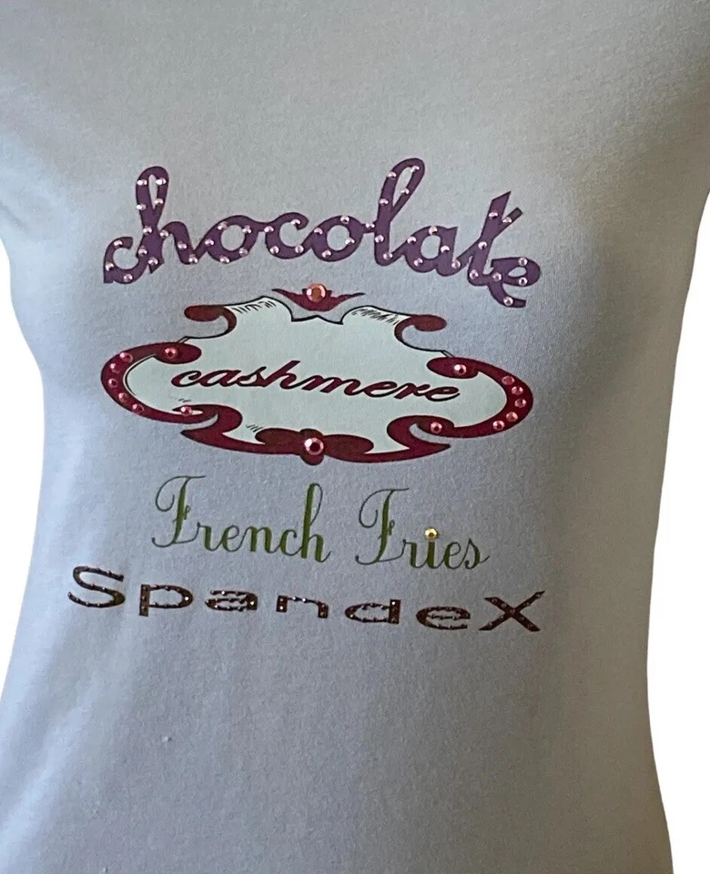 Camiseta gráfica CABI para mujer talla pequeña adornada manga corta cuello redondo Foto 4 de 4