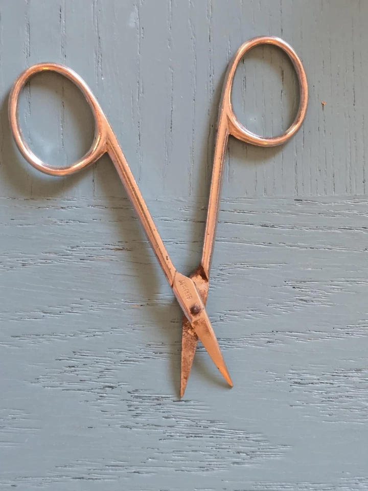 JUEGO DE 4 TIJERAS DE COSER VINTAGE CON ESTUCHE DE CUERO ANTIGUO 3 ACERO ALEMANIA Y 1 MÁS Foto 4 de 4