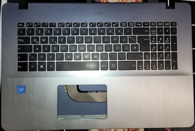 Tastatur und Topcase für Asus VivoBook 17 R702MA (13N1-2FA0A21) inkl. Kabel