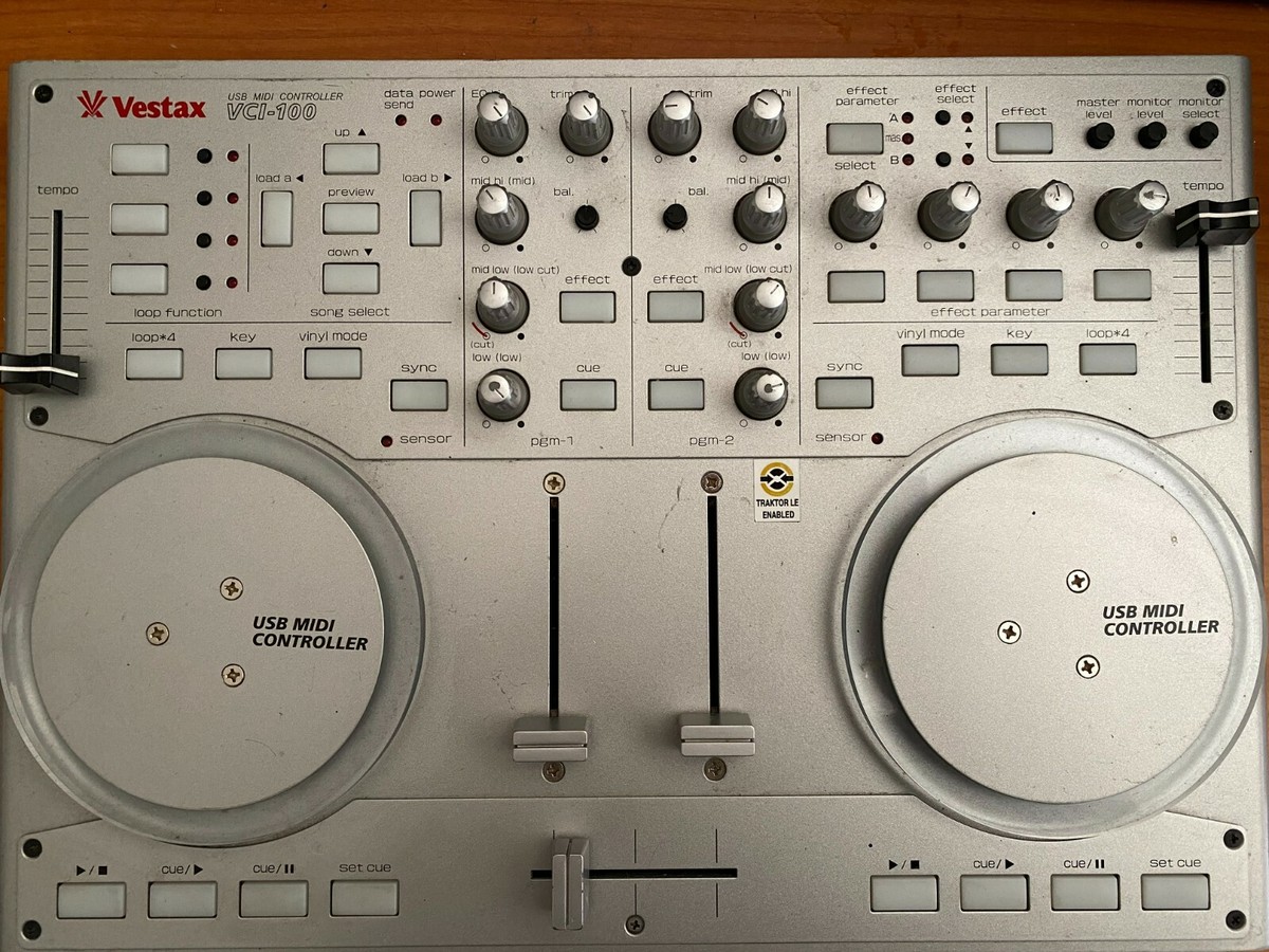 美品　Vestax ベスタクス　VCI-100 DJコントローラー 本体のみ Vestax VCI-100 DJコントローラー