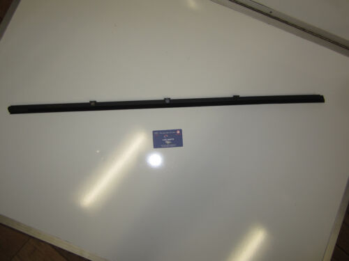 <!--F#f_0-->Door Window RUBBER SEAL Mould Genuine Holden commodore VT VX VY VZ DRIVER front<!--F/-->