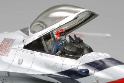 TAMIYA #61102 1/48 F-16C (BLOCK 32/52) 