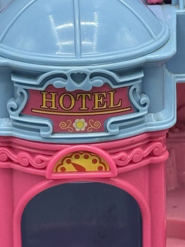 Vintage 2001 Fisher Price Sweet Streets Hotel Cafe W/ Elevator Doll House READ - Picture 2 of 13