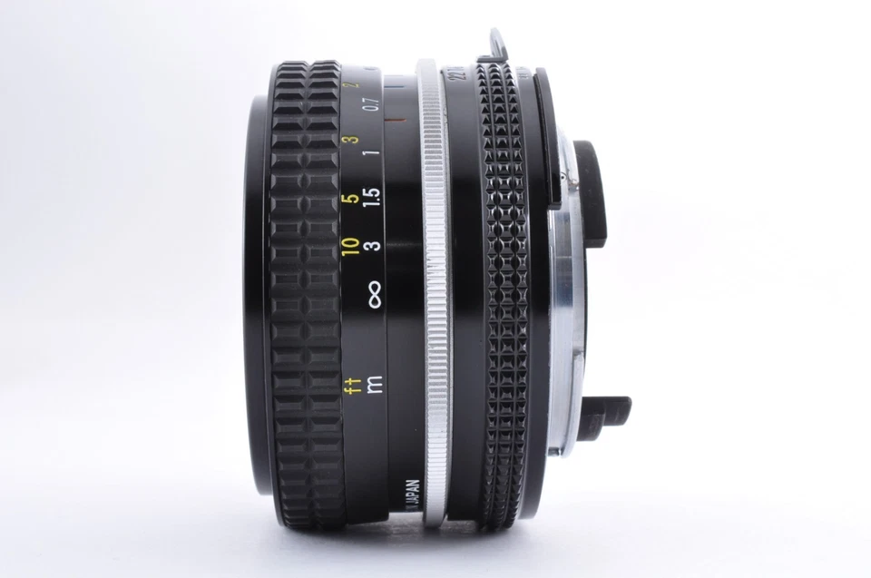[Mint] Nikon Ai NIKKOR 20mm f/4 Manual Focus Wide Angle Lens with Cap from Japan - Image 3 of 4