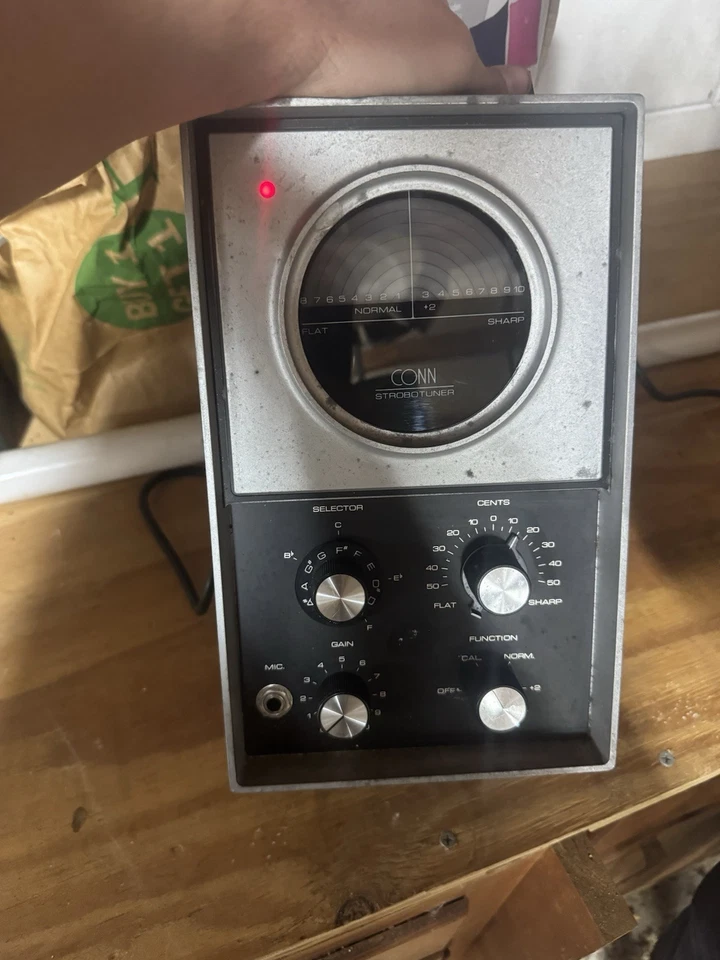 Sintonizador estroboscópico Conn Strobotuner ST-11 120V 60Hz de colección Foto 2 de 2