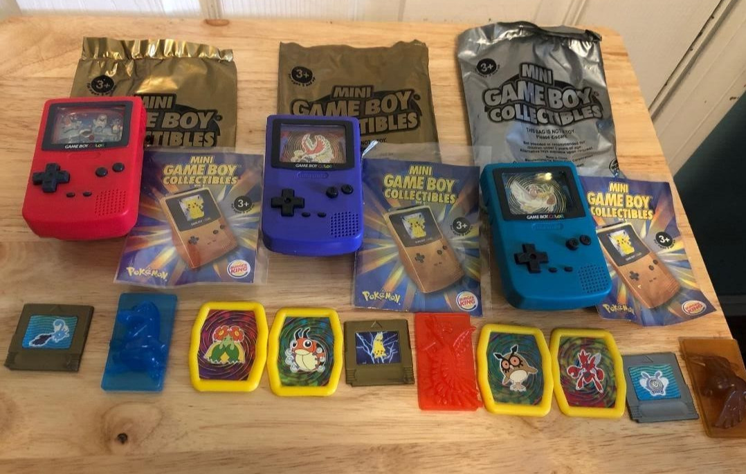 Burger King POKEMON MINI GAME BOY Lot  3 Games and 11 Other Pieces