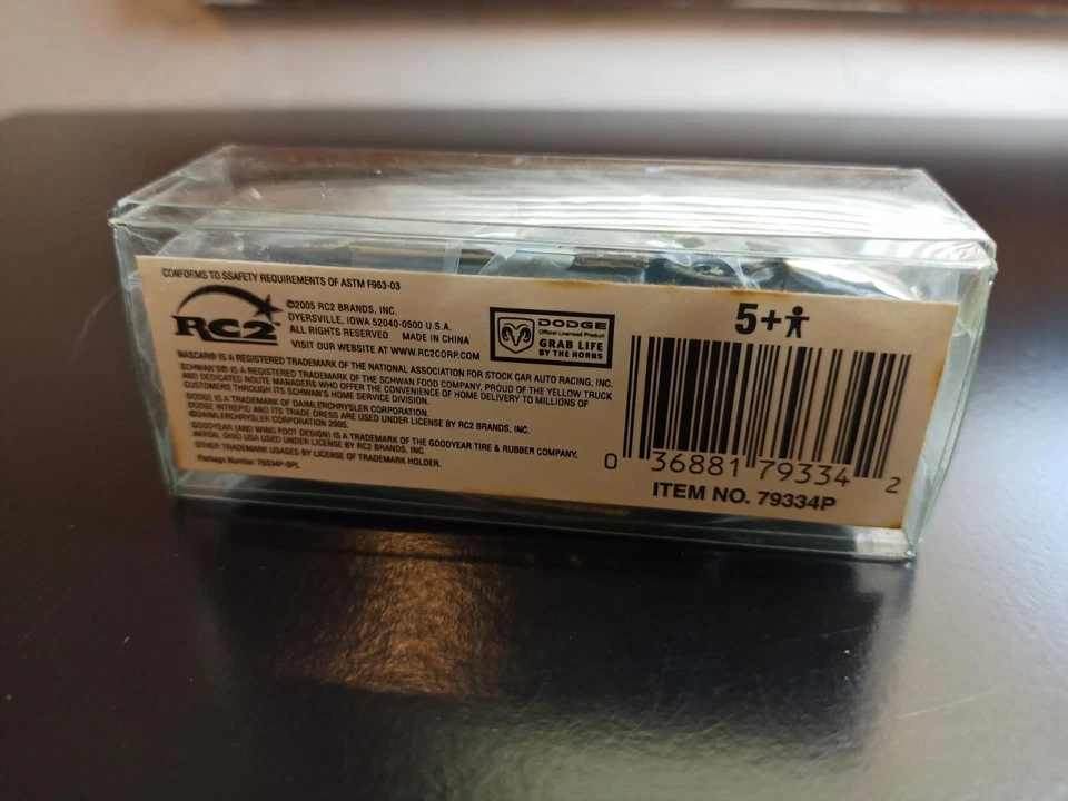 1/64 NASCAR 2005 KEN SCHRADER SCHWANS PROMO RACING CHAMPIONS - Image 2 of 3