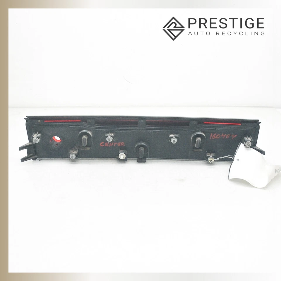 Luz trasera INFINITI J30 1993-1994 panel trasero lámpara central 7985010Y00 OEM Foto 4 de 4