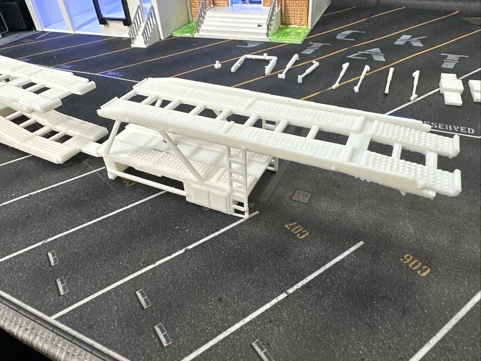 DCP 1/64 Peterbilt & Kenworth CUSTOM MADE CAR HAULER Kit - Image 3 of 4