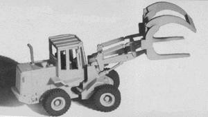 GHQ 61005 HO Scale IT18F Log Loader - Kit -- With Operator Figure - Picture 1 of 1