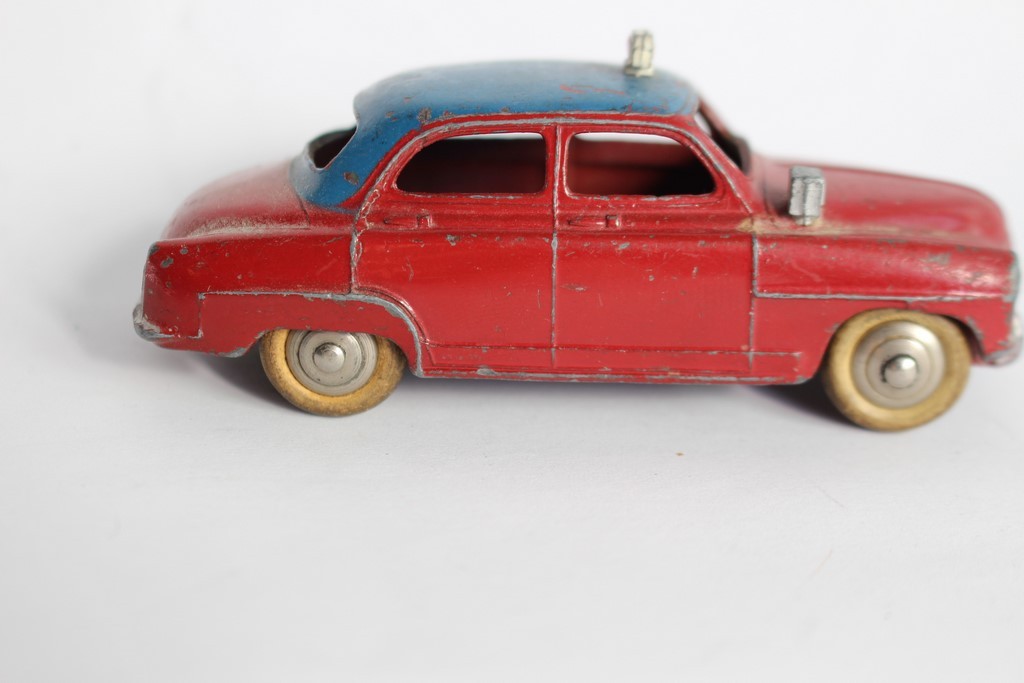 美品 FRANCE DINKY TOYS SIMCA TAXI ミニカー Dinky 24UT, Simca Aronde Taxi - Free Price Guide & Review