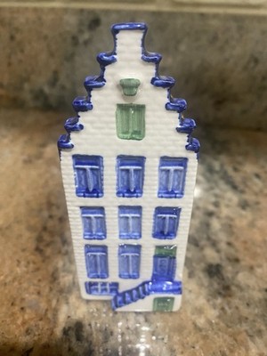 Elesva Holland Blue& White Delftware Handwork Canal House Figurine 5 1/3 
