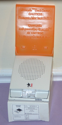 Siemens G4F-S2VM-LG White Wall Mount Speaker Strobe --- New in Box