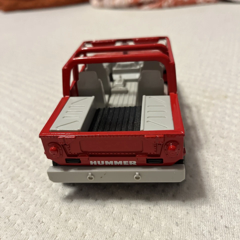 HUMMER HUMVEE NEW RAY 1/32 SCALE SUPER FRICTION DIECAST - Image 4 of 4