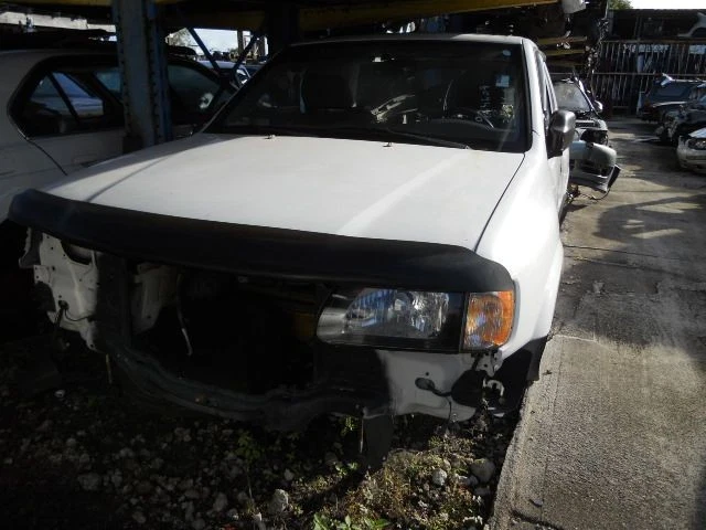 Bote de carbón de vapor de combustible Isuzu Rodeo 2001 Foto 4 de 4