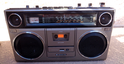 SANYO M9930K 4 BAND FM/SW/MW STEREO CASSETTE BOOMBOX FOR PARTS