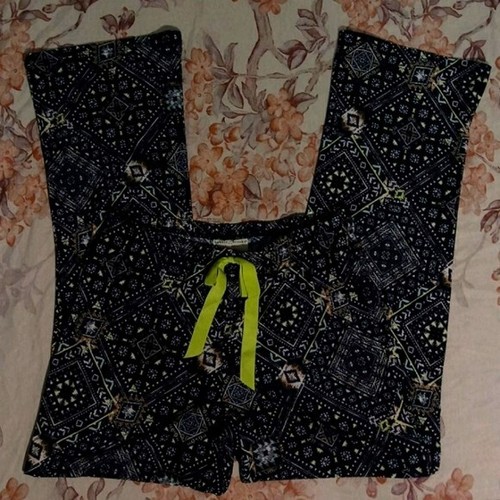 Ultra-Soft Women’s Patterned Pajama Pants – Cute, Comfy & Brand New! - Picture 2 of 3