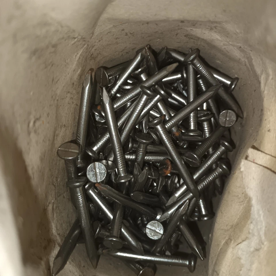 Lot 30 Fausse  Vis  Déco , Création , Porte Cloutée Neuve De Stock Ancien  - Photo 4/4