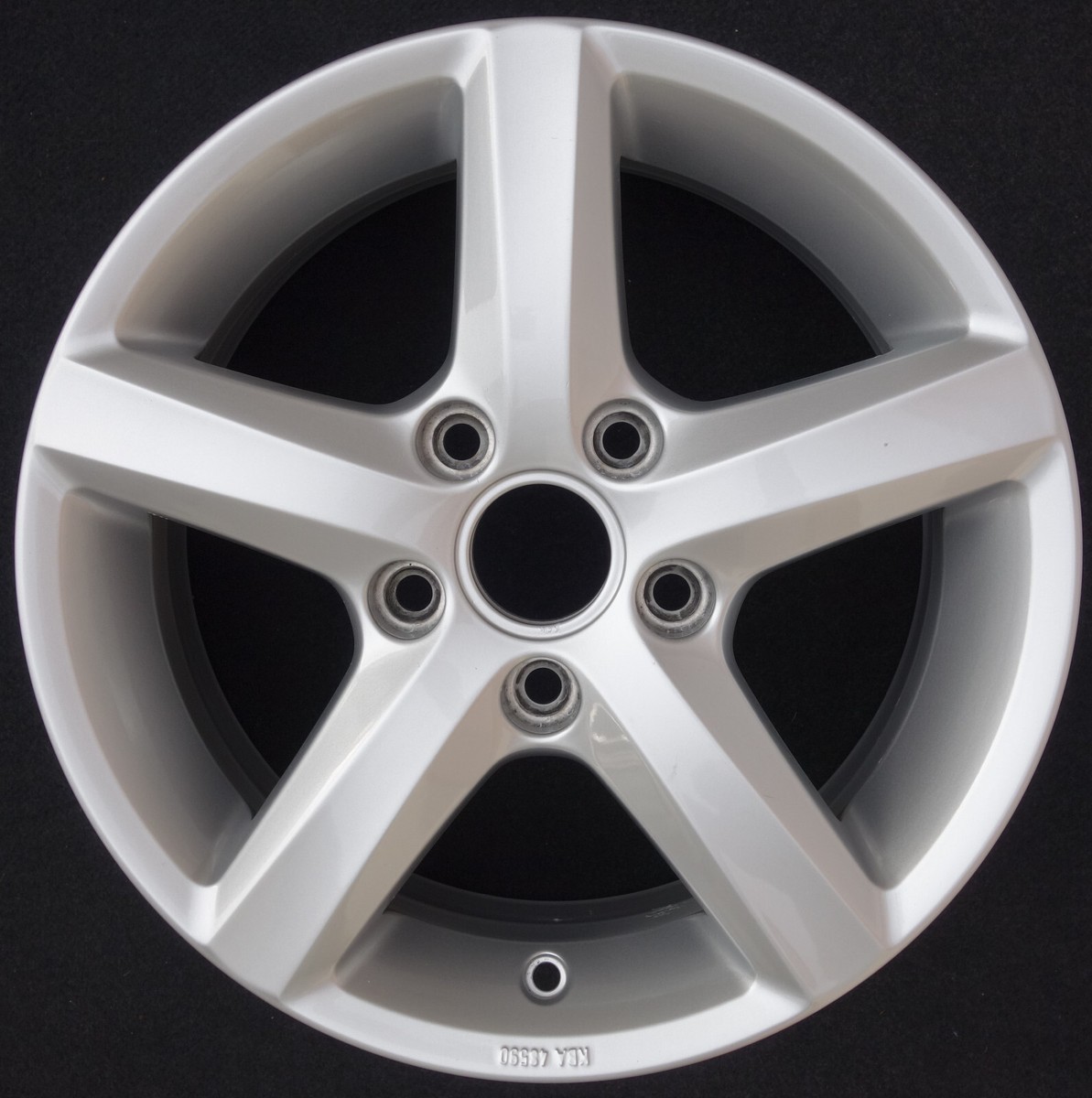 TOP Original VW Golf Touran Aspen 5G0071495 48590 Felge 6x15 ET43  